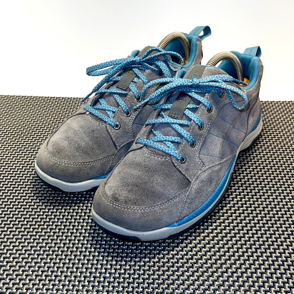 L L Bean Suede Sneakers Women 9